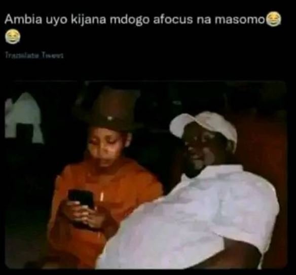 Ambia uyo kijana mdogo afocus na masomo
