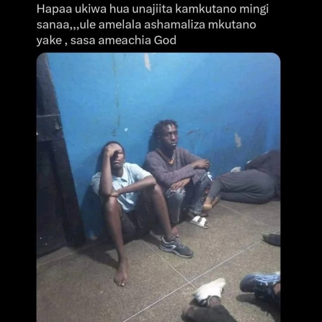 Hapaa ukiwa hua unajiita kamkutano mingi sanaaule amelala ashamaliza mkutano yak