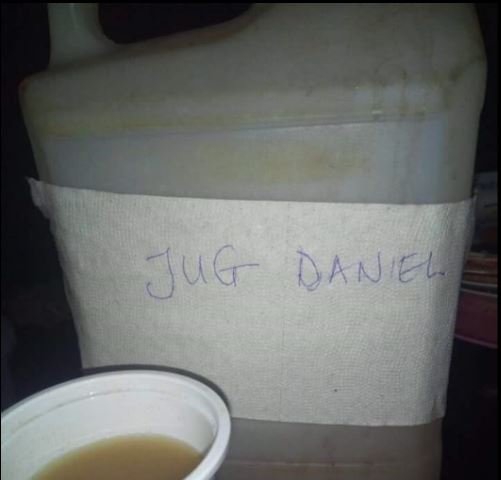 Jug daniel
