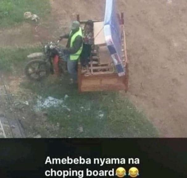 Amebeba nyama na choping board