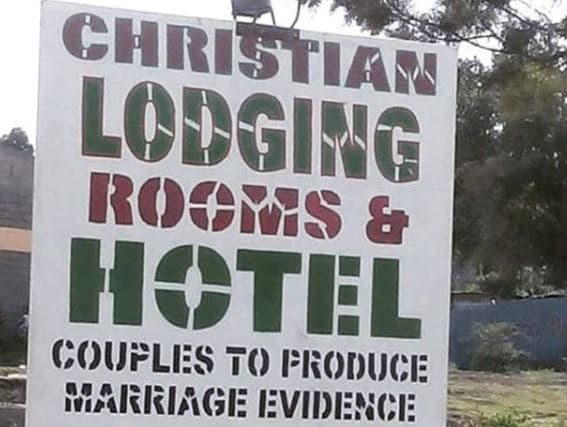 Chiistian laià rosees hatil cquflis 70 flronuci waiririaigl lviesci