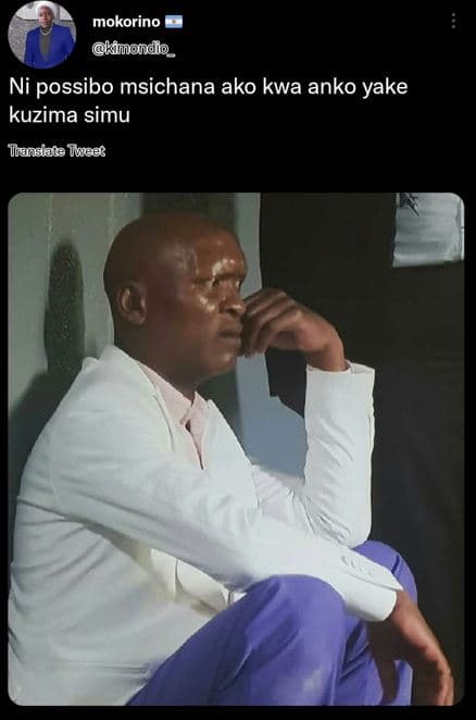 Mokorino kinondio _ ni possibo msichana ako kwa anko yake kuzima simu ilranslate