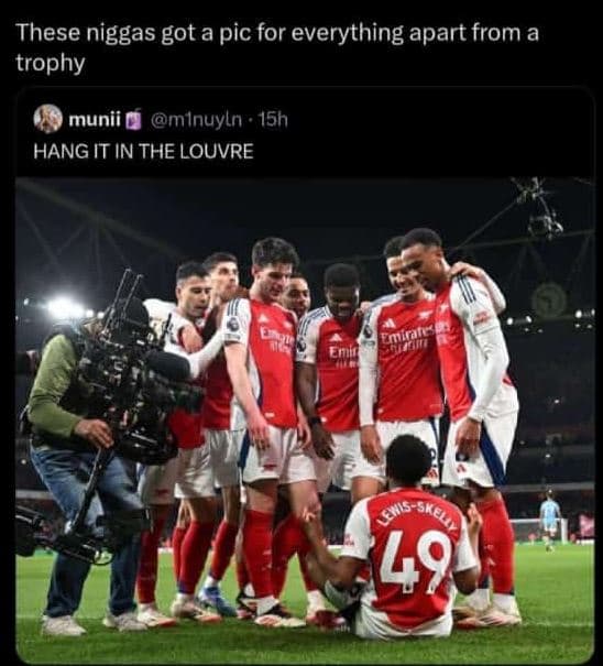 These niggas got a pic for everything apart from trophy munii minuyln 15h hang i